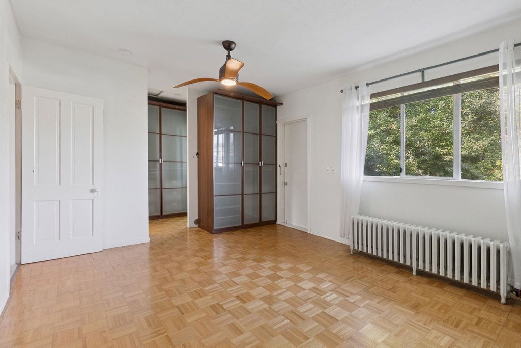 listing image 1100777117434638267