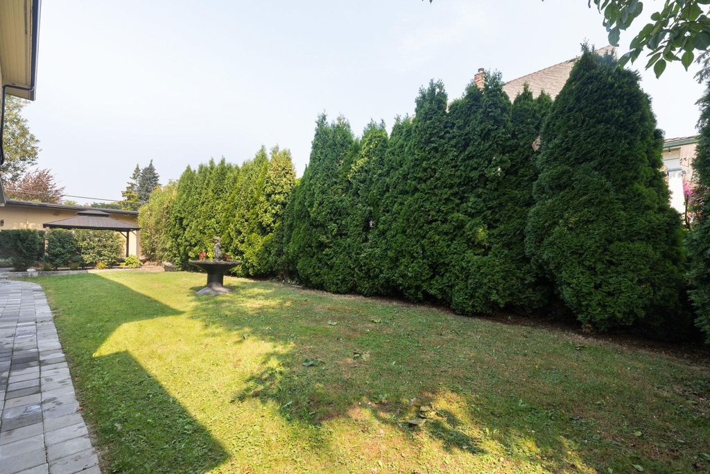 listing image 1102271456824761798