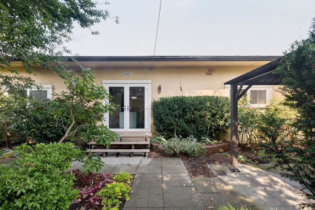 listing image 1105620389848141952
