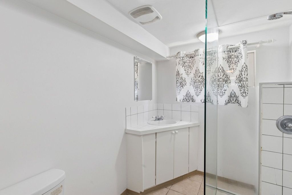 listing image 1107341362537759718