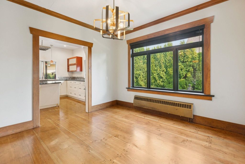 listing image 1106326979081969597