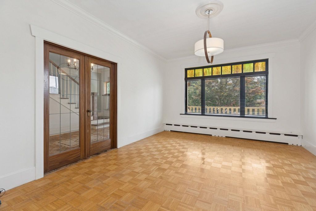 listing image 1109277899460518235
