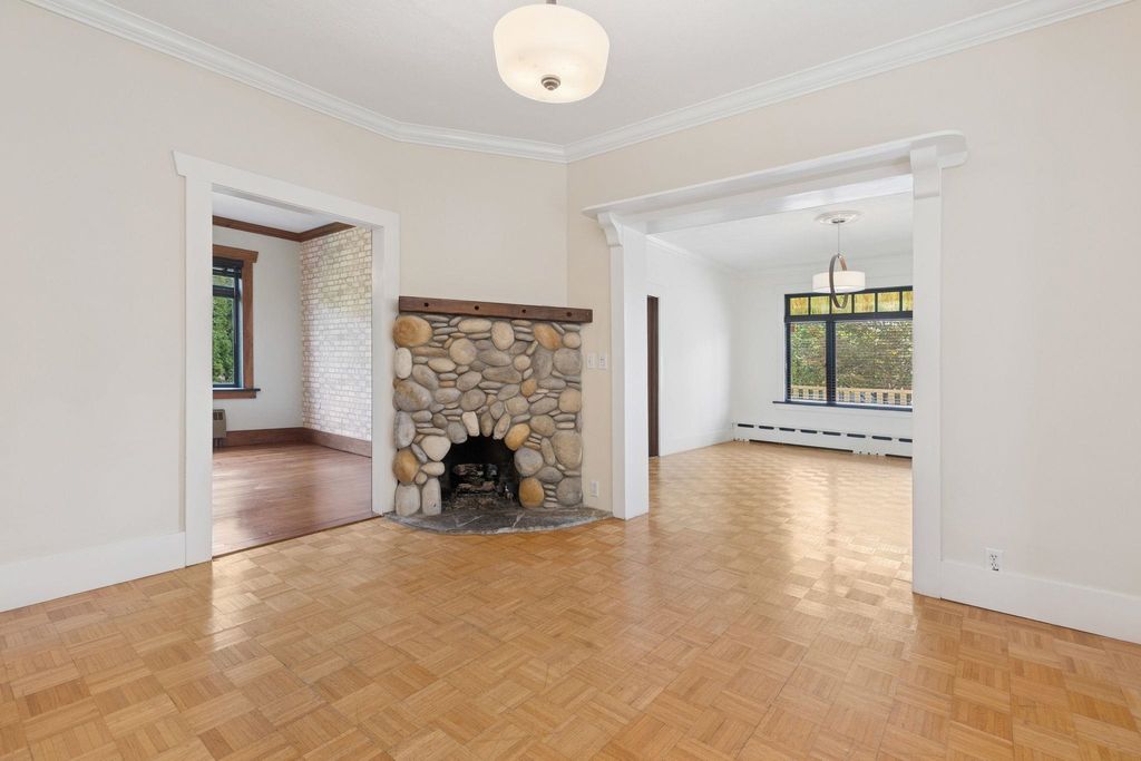 listing image 1103171825714425946