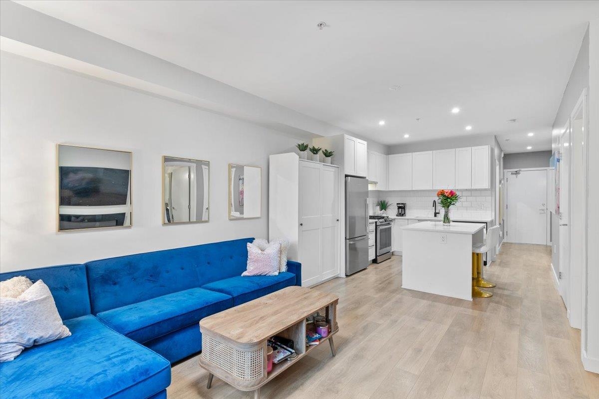 5415 Brydon Crescent 309