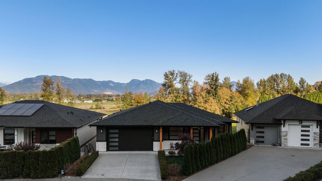Photo of 50778 Ledgestone Place #16, Chilliwack, BC V2P 0E7 (MLS # R3177866)