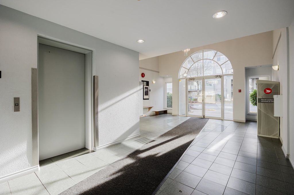 listing image 1102458029898671439