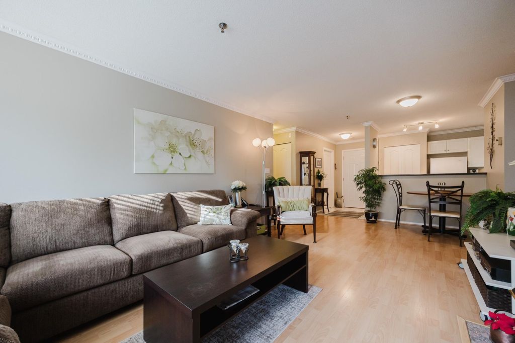 listing image 1106578109030470458