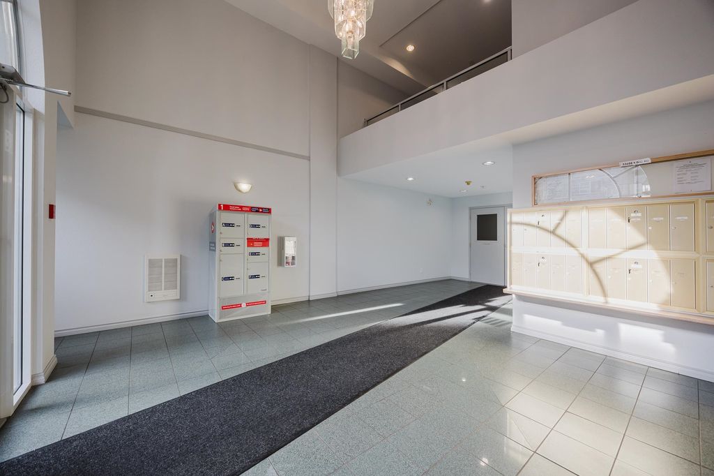 listing image 1100084419868957430