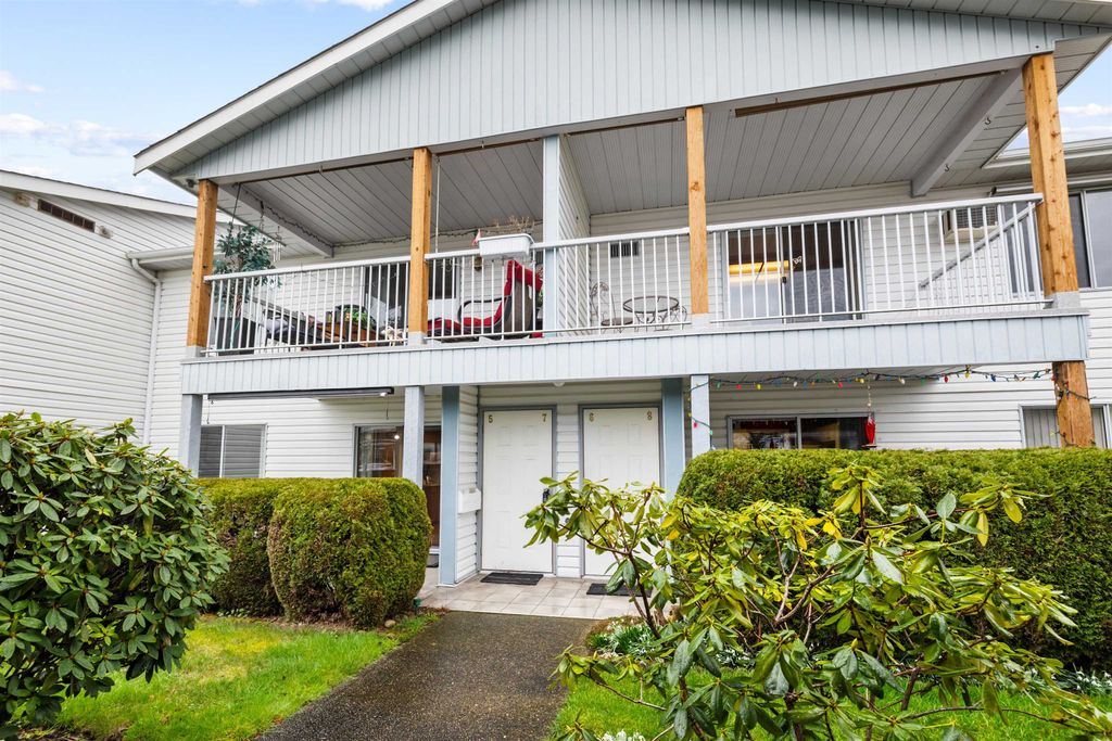 Photo of 32691 Garibaldi Drive #5, Abbotsford, BC V2T 5T7 (MLS # R3111142)