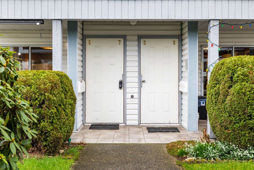 Photo of 32691 Garibaldi Drive #5, Abbotsford, BC V2T 5T7 (MLS # R3111142)