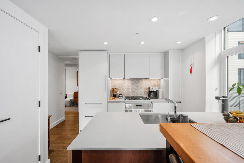 listing image 1108489733644496642
