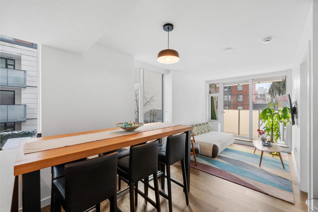 listing image 1109938460258519325