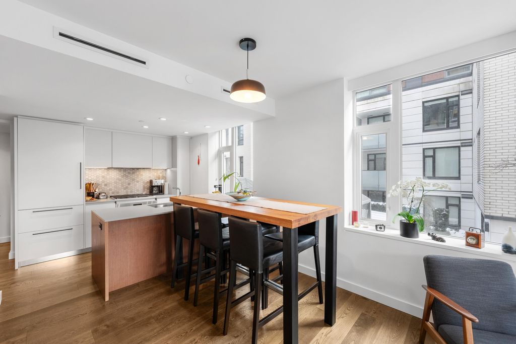 listing image 1102184093217915983