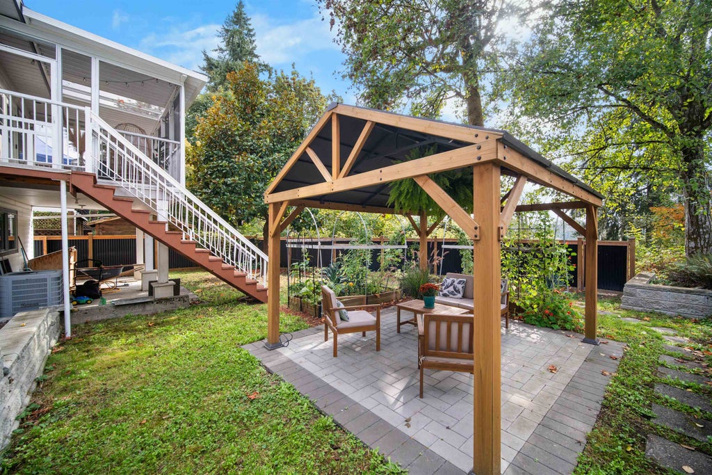 Photo of 23659 Tamarack Lane, Maple Ridge, BC V2W 1B4 (MLS # R3172300)