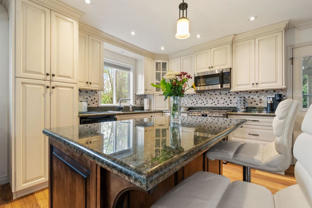 Photo of 46000 Bonny Avenue, Chilliwack, BC V2P 3H6 (MLS # R3111433)