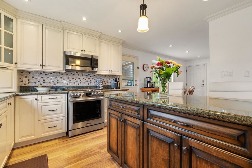 Photo of 46000 Bonny Avenue, Chilliwack, BC V2P 3H6 (MLS # R3111433)