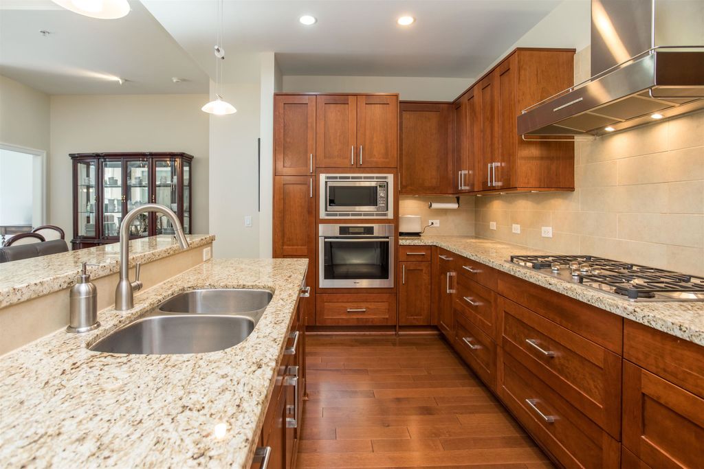 listing image 1100251284779318395