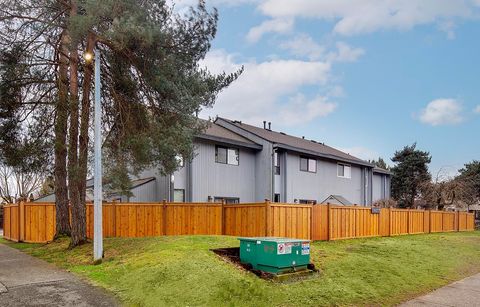 19022 119b Avenue 3 Pitt Meadows BC V3Y 1X5