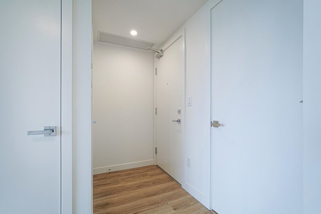 listing image 1108171127280779940