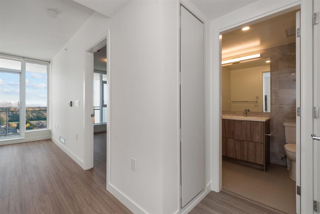 Photo of 13675 107a Avenue #2312, Surrey, BC V3T 0X2 (MLS # R3066406)