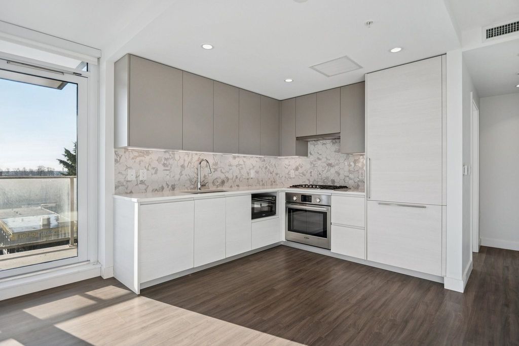 listing image 1108002860452952730