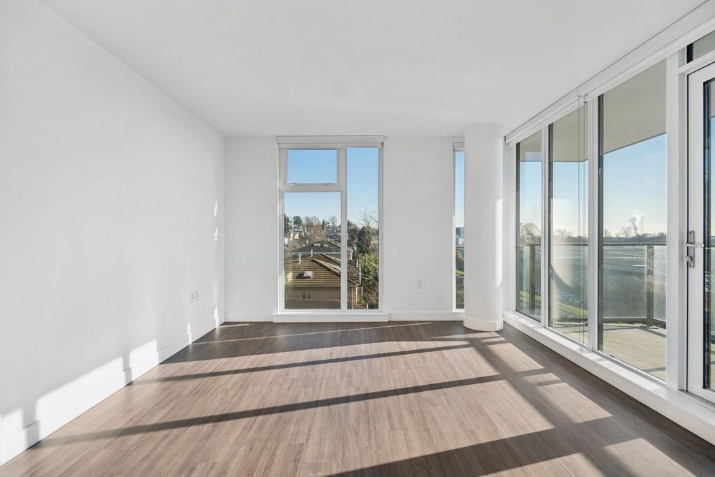 listing image 1106948145918107835