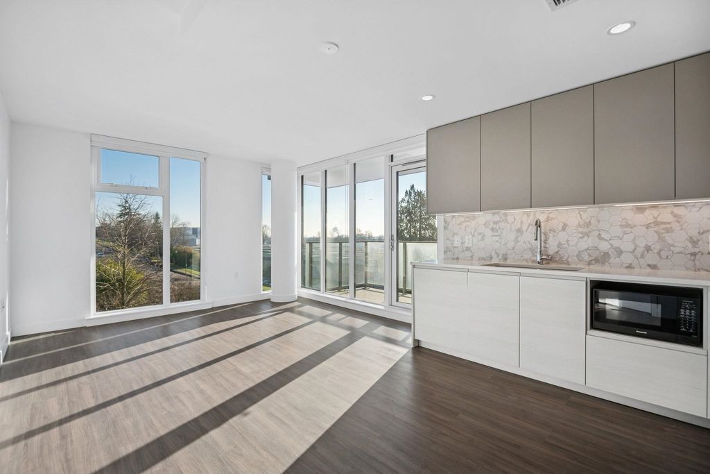 listing image 1100210435799604304