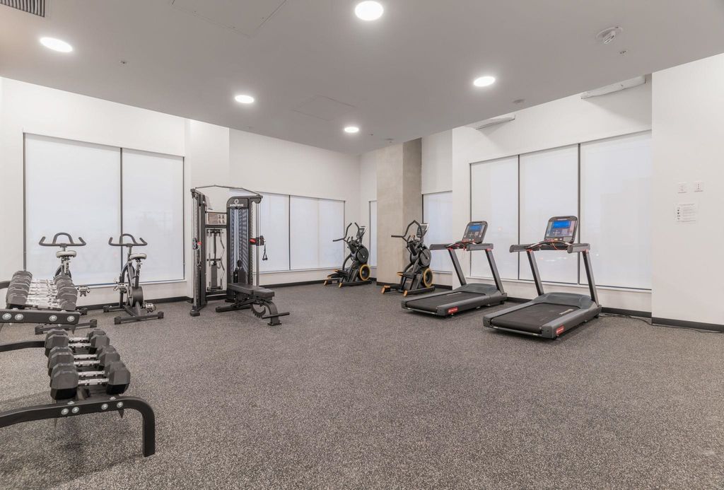 listing image 1104433131045581737