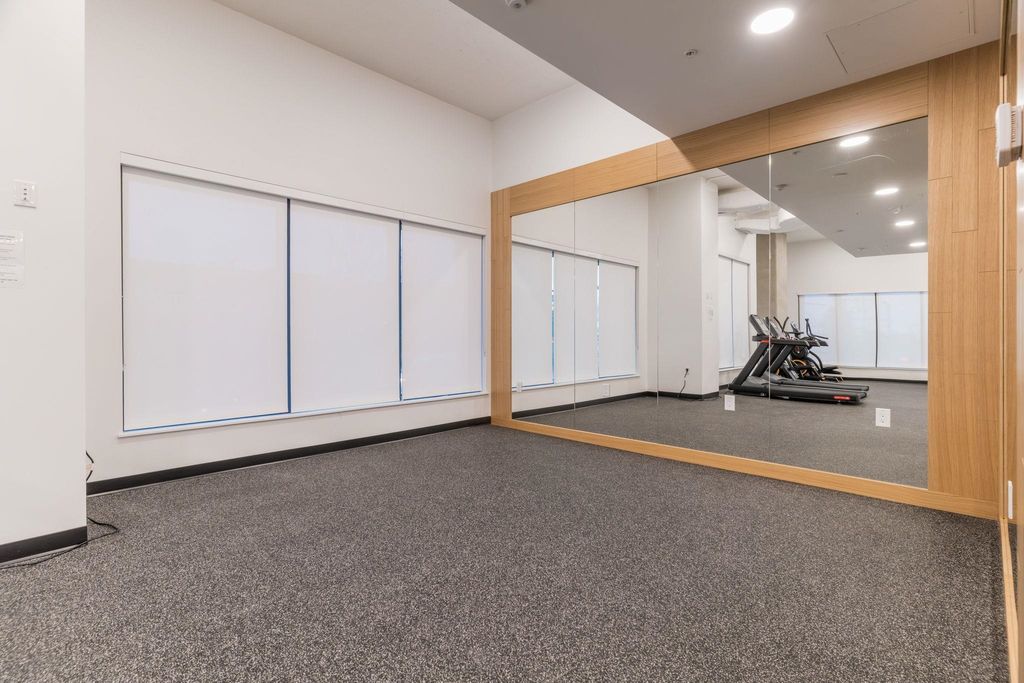 listing image 1102080473579951375