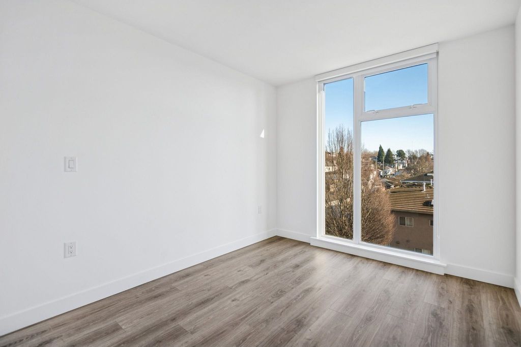 listing image 1108870494724405243