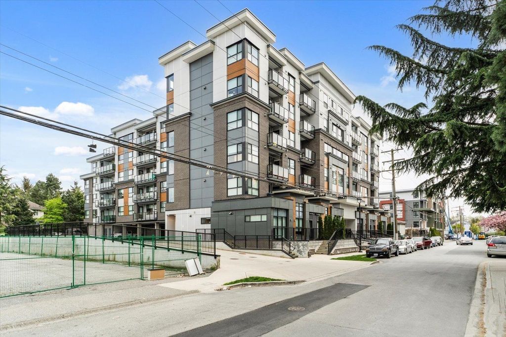 Photo of 20695 Eastleigh Crescent #602, Langley, BC V3A 0P7 (MLS # R3114896)