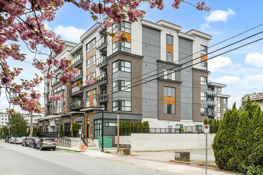 Photo of 20695 Eastleigh Crescent #602, Langley, BC V3A 0P7 (MLS # R3114896)