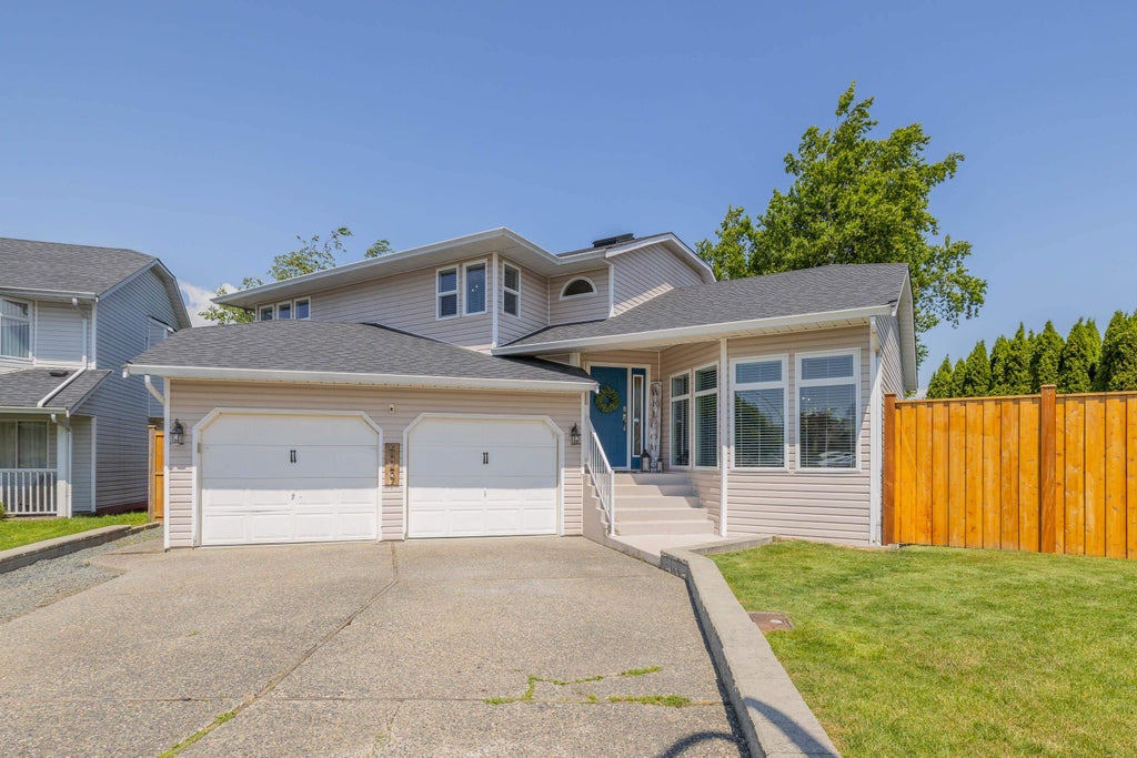 Photo of 45257 Raven Place, Chilliwack, BC V2R 2X1 (MLS # R3132459)