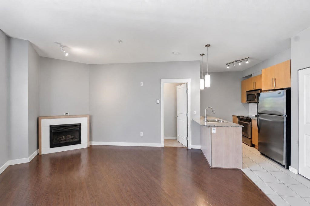 Photo of 2943 Nelson Place #307, Abbotsford, BC V2S 0C8 (MLS # R3171065)