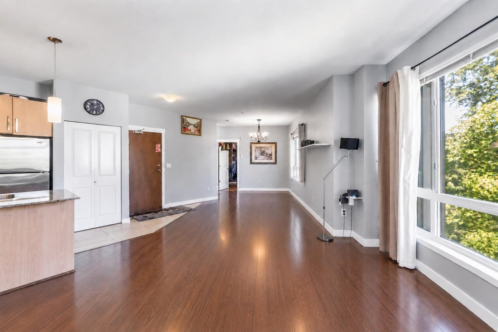 Photo of 2943 Nelson Place #307, Abbotsford, BC V2S 0C8 (MLS # R3171065)