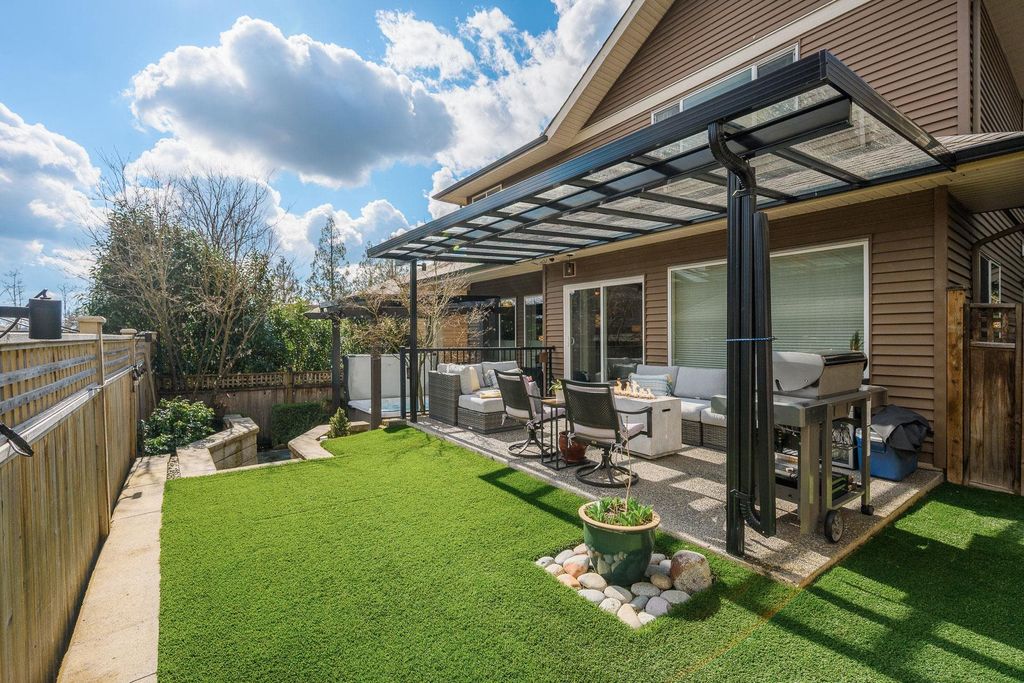 listing image 1109544270831954561