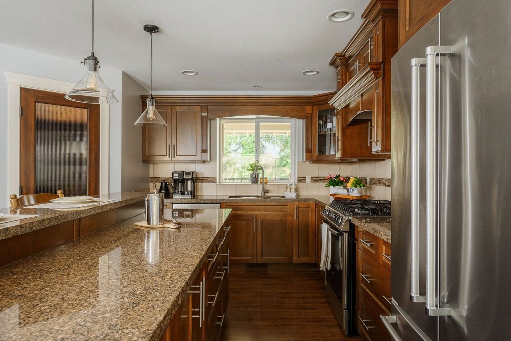 listing image 1101755686220570385