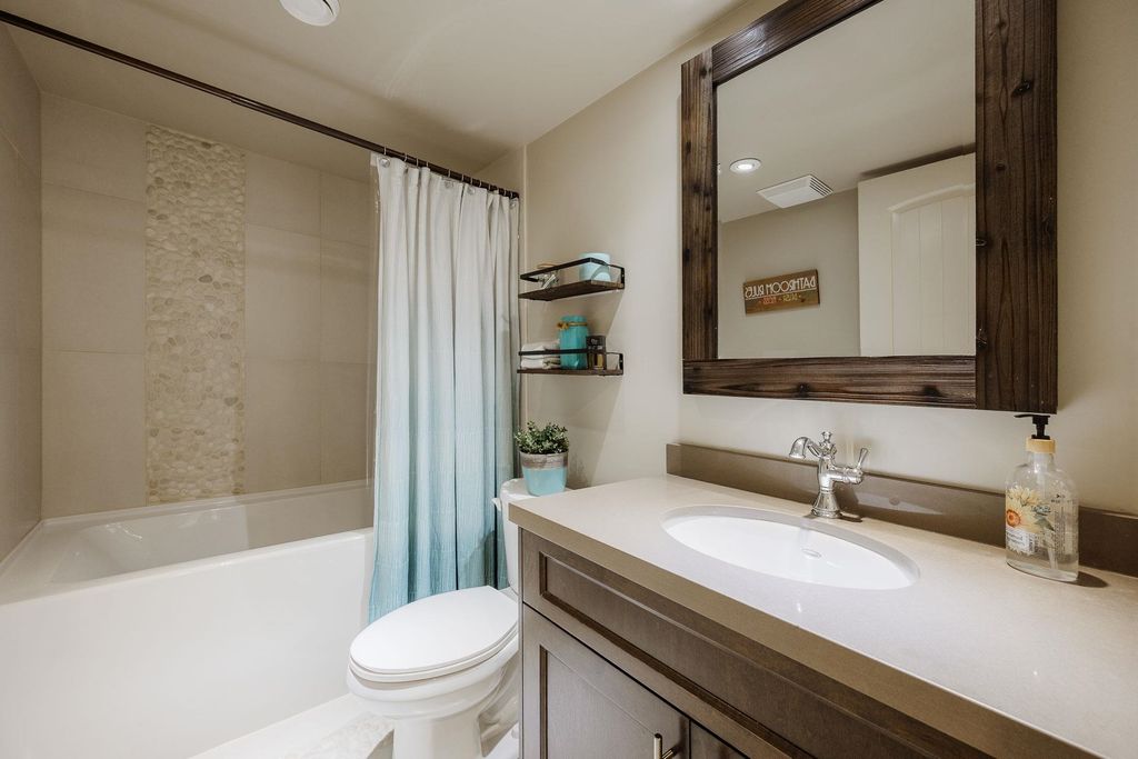 listing image 1100451387872880569