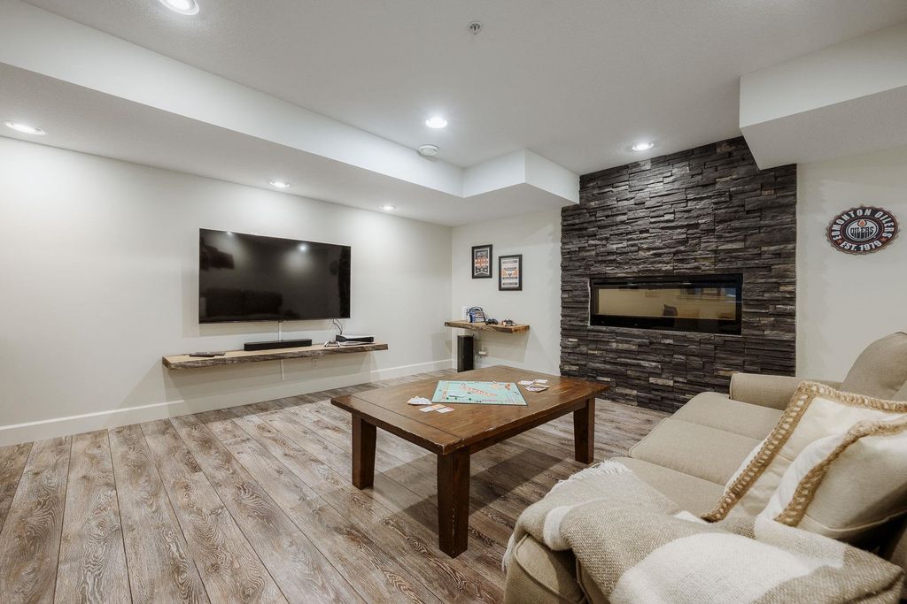 listing image 1100749145152136661