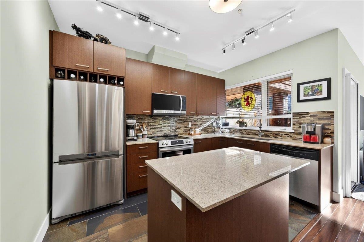 2473 Atkins Avenue 102