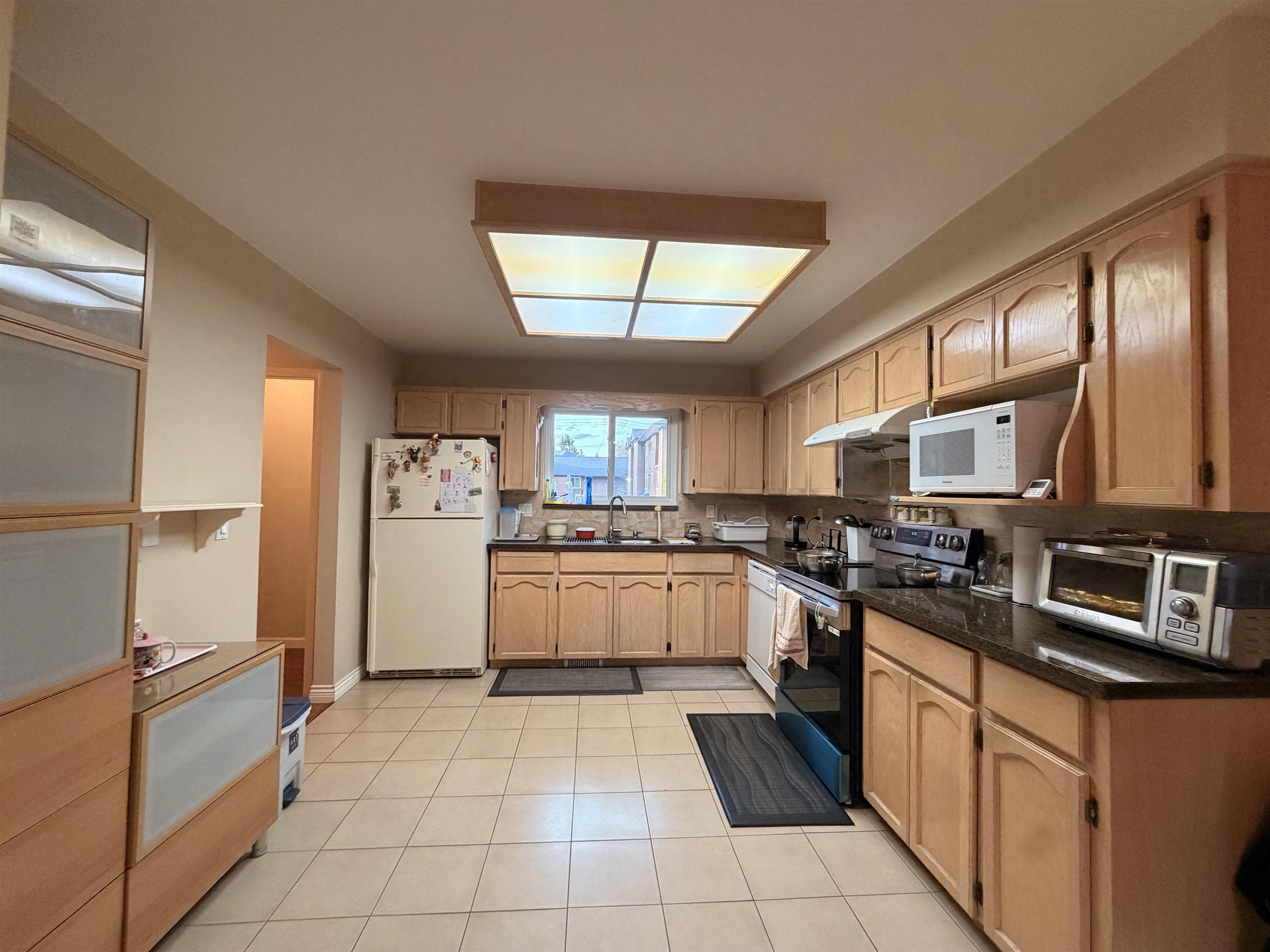 1336 Pitt River Road 4