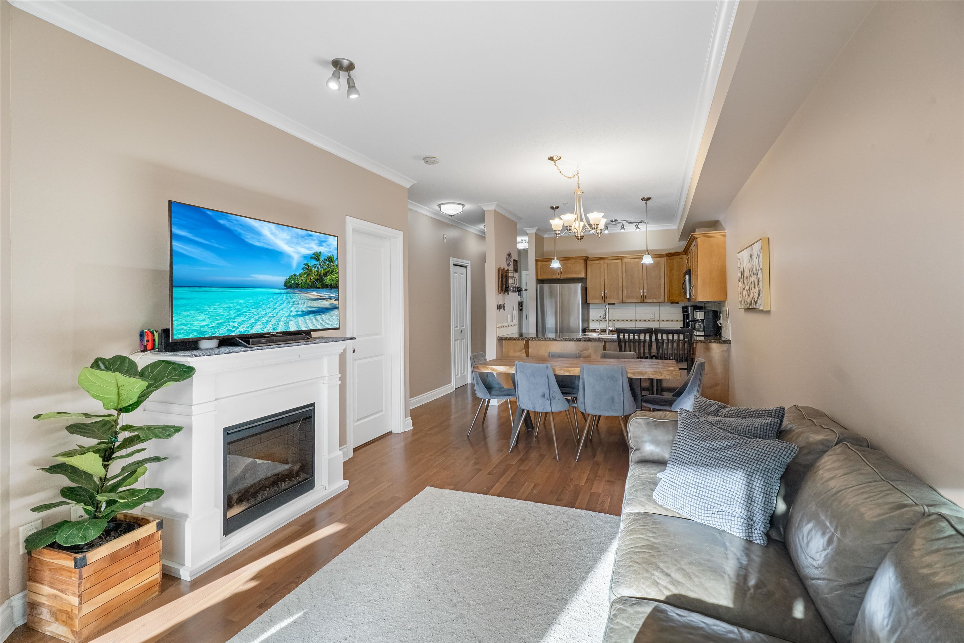 20286 53a Avenue 104