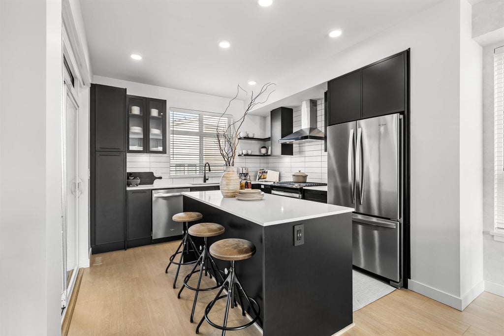 Photo of 2891 Montrose Avenue #29, Abbotsford, BC N0N 0N0 (MLS # R3167518)