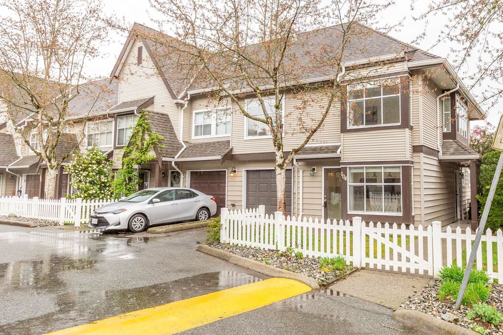 Photo of 12099 237 Street #104, Maple Ridge, BC V4R 2C3 (MLS # R3112107)