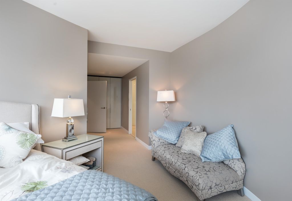 listing image 1104668227896347007