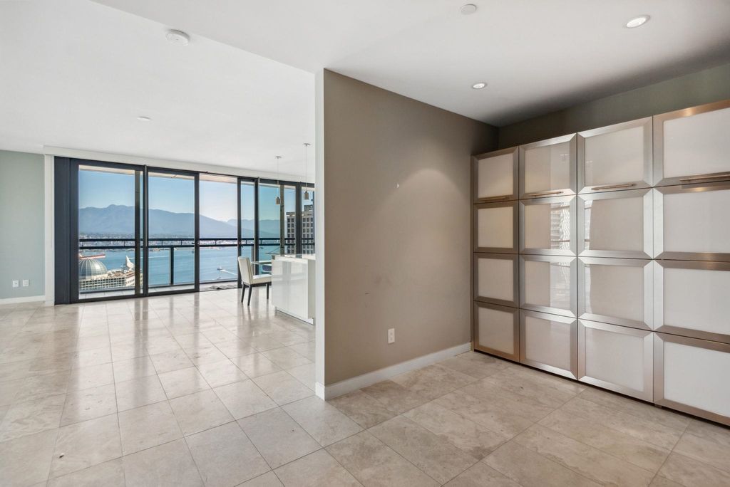 listing image 1104273566693468841