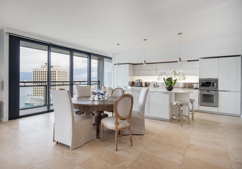 listing image 1100720139102374538
