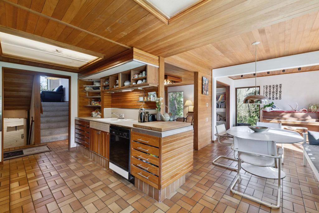 listing image 1109121738432224947