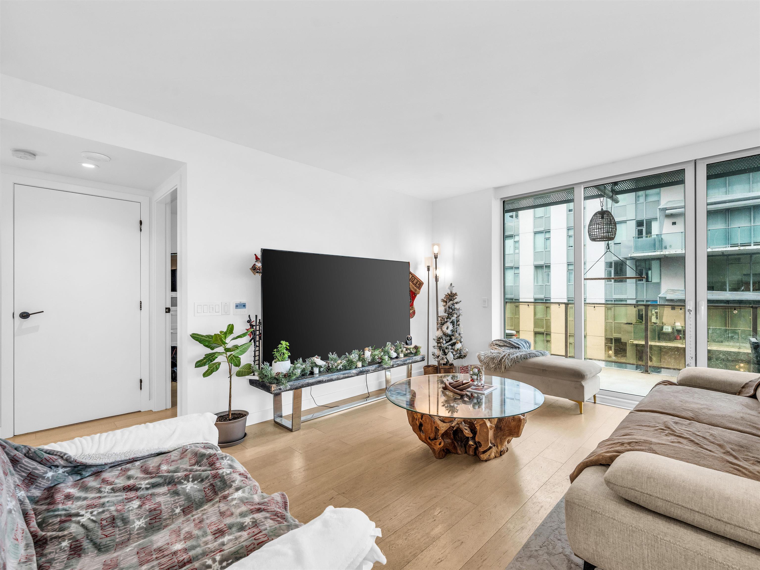 1365 Davie Street 1401