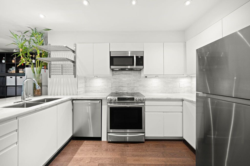 listing image 1105839732845055384